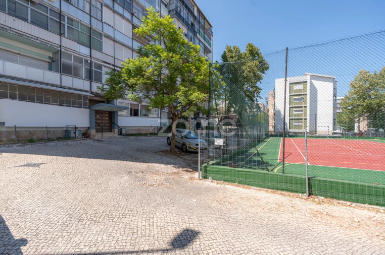 Apartamento T2 para Venda em Santo Antonio dos Olivais Foto 30