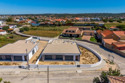 Moradia T3 para Venda em Souto da Carpalhosa e Ortigosa