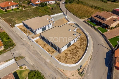 Moradia T3 para Venda em Souto da Carpalhosa e Ortigosa