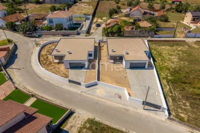 Moradia T3 para Venda em Souto da Carpalhosa e Ortigosa