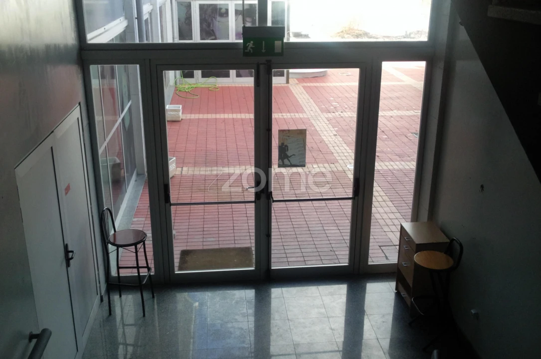 Negócio para Venda em Tavarede Foto 51