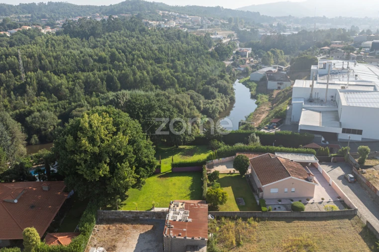 Terreno para Venda em Vilarinho Foto 17
