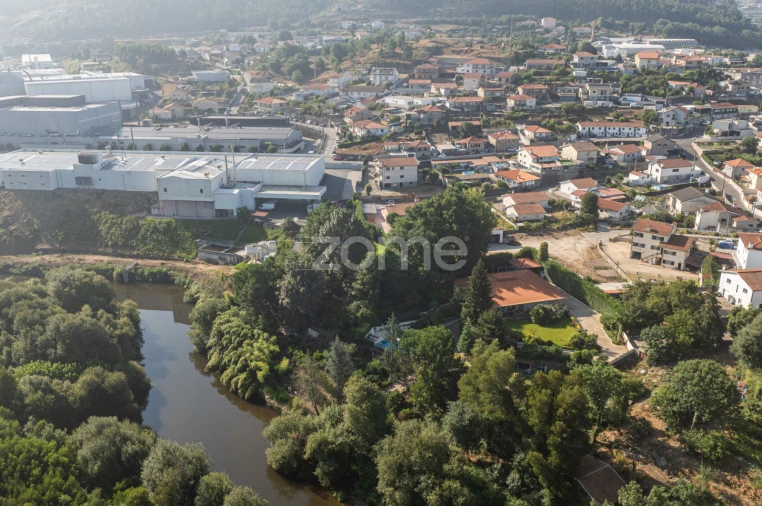 Terreno para Venda em Vilarinho Foto 18