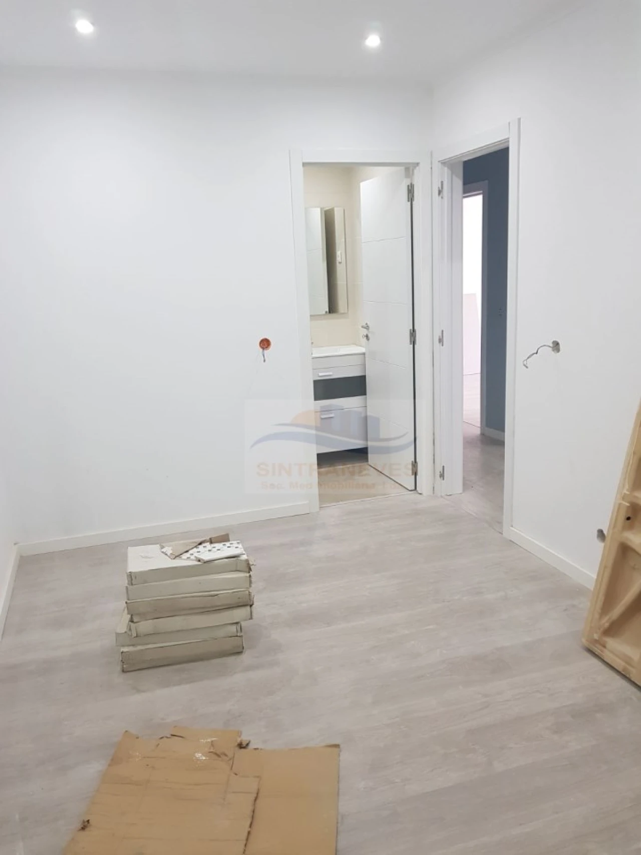 Apartamento T1 para Venda em Venteira Foto 2