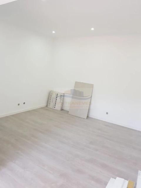 Apartamento T1 para Venda em Venteira