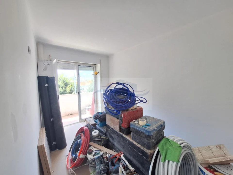 Apartamento T2 para Venda em Venteira Foto 8