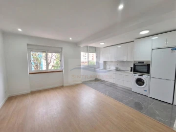 Apartamento T2 para Venda em Venteira