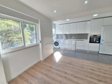 Apartamento T2 para Venda em Venteira