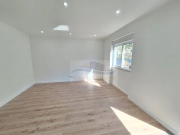 Apartamento T2 para Venda em Venteira