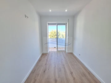 Apartamento T2 para Venda em Venteira