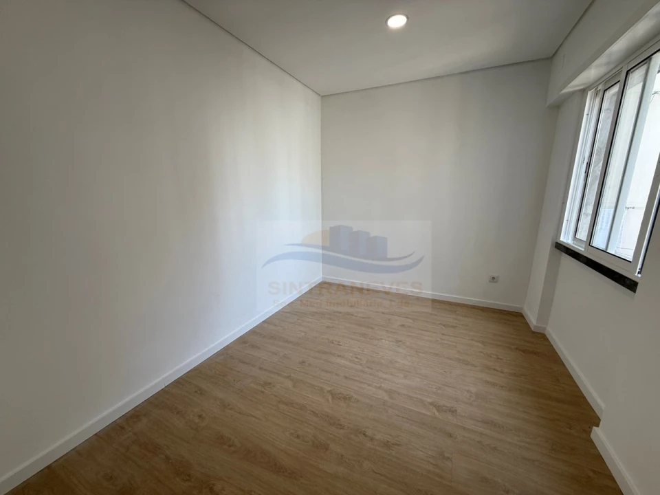 Apartamento T2 para Venda em Cacém e São Marcos Foto 1