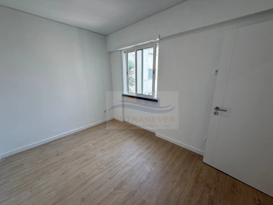 Apartamento T2 para Venda em Cacém e São Marcos Foto 3