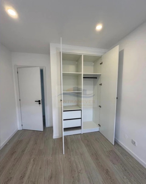 Apartamento T3 para Venda em Venteira