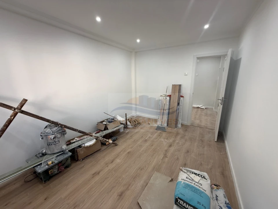 Apartamento T3 para Venda em Odivelas Foto 3