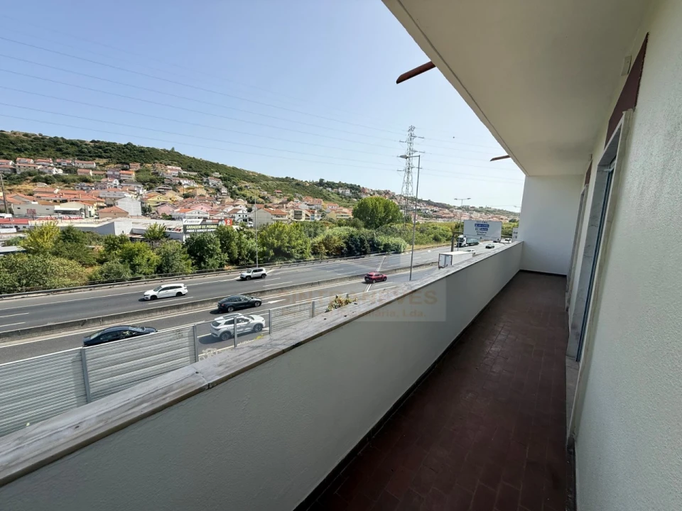 Apartamento T2 para Venda em Odivelas Foto 1