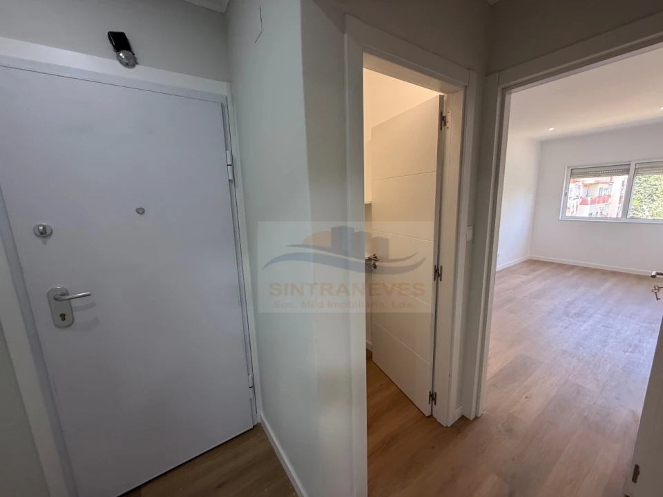 Apartamento T2 para Venda em Odivelas Foto 4