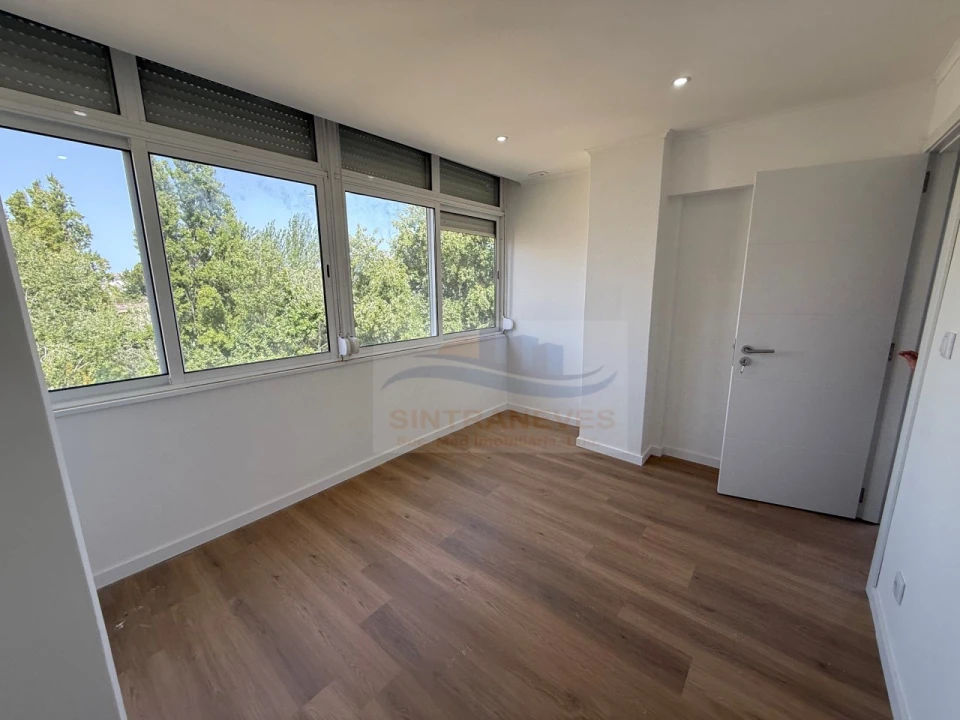 Apartamento T2 para Venda em Odivelas Foto 8