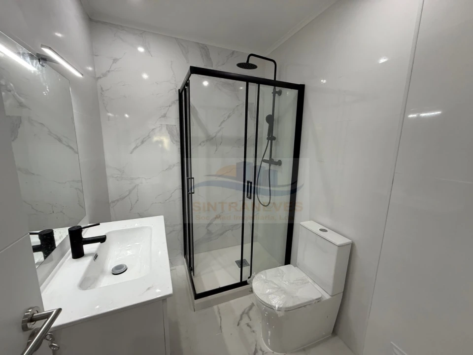 Apartamento T2 para Venda em Odivelas Foto 11