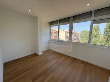 Apartamento T2 para Venda em Odivelas