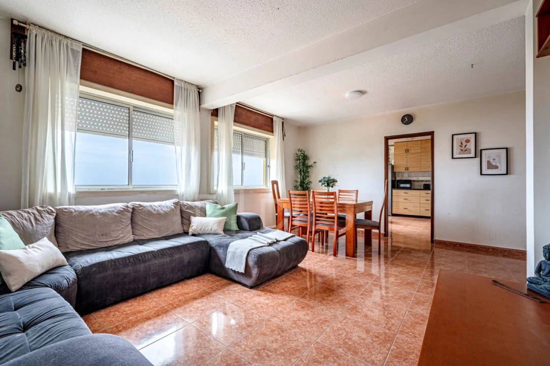 Apartamento T4 para Venda em Sines Foto 6