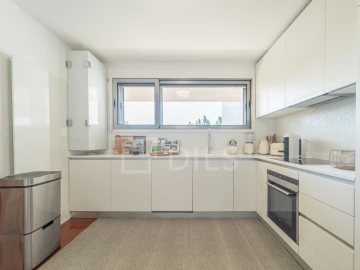 Apartamento T2 para Venda em Lordelo do Ouro e Massarelos