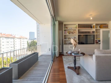 Apartamento T2 para Venda em Lordelo do Ouro e Massarelos