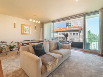 Apartamento T2 para Venda em Lordelo do Ouro e Massarelos