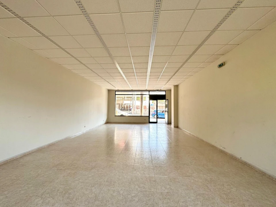 Loja para Arrendamento em Gondomar (São Cosme), Valbom e Jovim Foto 1
