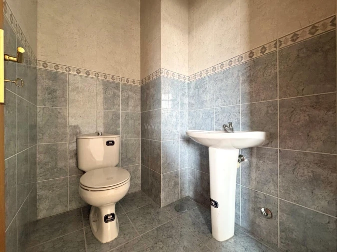 Loja para Arrendamento em Gondomar (São Cosme), Valbom e Jovim Foto 3