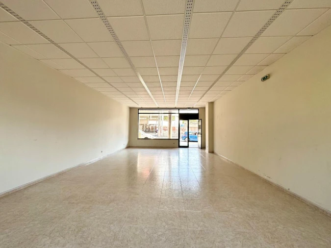 Loja para Arrendamento em Gondomar (São Cosme), Valbom e Jovim Foto 2