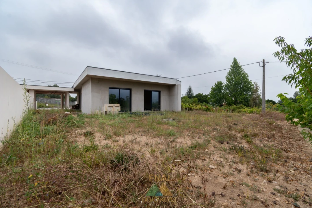 Moradia T3 para Venda em Geraz do Lima (Santa Maria, Santa Leocádia, Moreira), Deão Foto 6