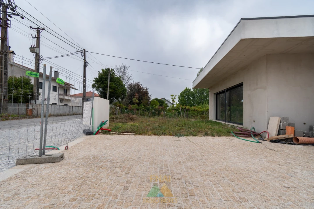 Moradia T3 para Venda em Geraz do Lima (Santa Maria, Santa Leocádia, Moreira), Deão Foto 12