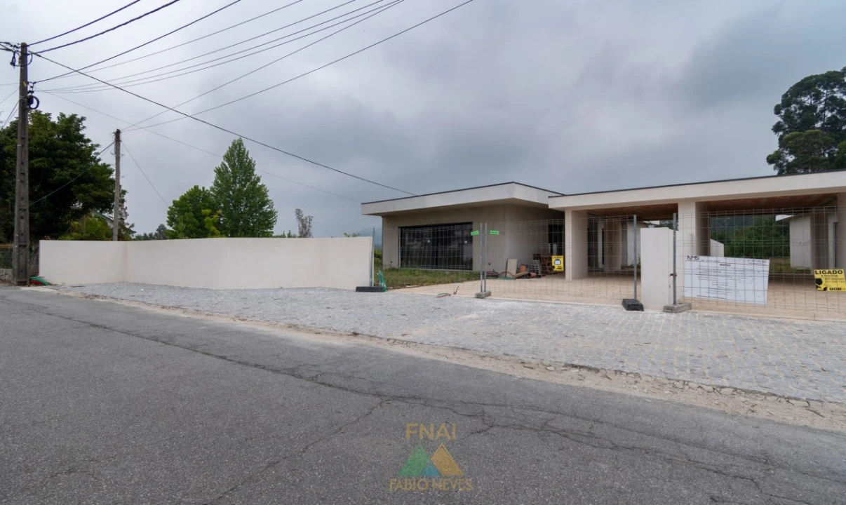 Moradia T3 para Venda em Geraz do Lima (Santa Maria, Santa Leocádia, Moreira), Deão Foto 14