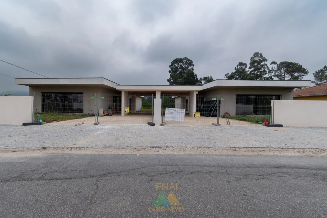 Moradia T3 para Venda em Geraz do Lima (Santa Maria, Santa Leocádia, Moreira), Deão Foto 13