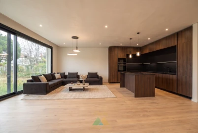Moradia T3 para Venda em Geraz do Lima (Santa Maria, Santa Leocádia, Moreira), Deão