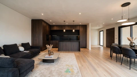 Moradia T3 para Venda em Geraz do Lima (Santa Maria, Santa Leocádia, Moreira), Deão