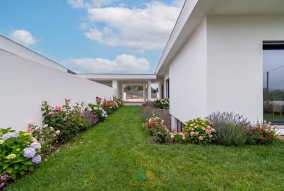Moradia T3 para Venda em Geraz do Lima (Santa Maria, Santa Leocádia, Moreira), Deão