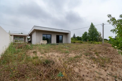 Moradia T3 para Venda em Geraz do Lima (Santa Maria, Santa Leocádia, Moreira), Deão