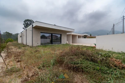 Moradia T3 para Venda em Geraz do Lima (Santa Maria, Santa Leocádia, Moreira), Deão