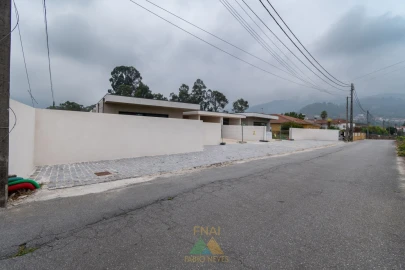 Moradia T3 para Venda em Geraz do Lima (Santa Maria, Santa Leocádia, Moreira), Deão