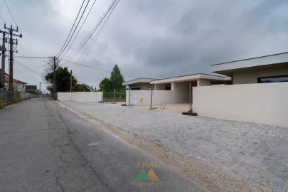 Moradia T3 para Venda em Geraz do Lima (Santa Maria, Santa Leocádia, Moreira), Deão