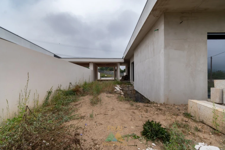 Moradia T3 para Venda em Geraz do Lima (Santa Maria, Santa Leocádia, Moreira), Deão Foto 9