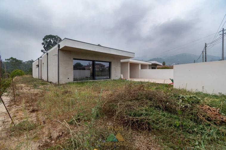 Moradia T3 para Venda em Geraz do Lima (Santa Maria, Santa Leocádia, Moreira), Deão Foto 7