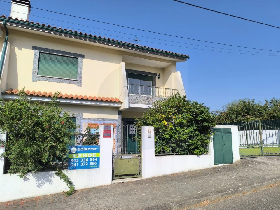 Moradia T4 para Venda em Abrantes (São Vicente e São João) e Alferrarede Foto 1
