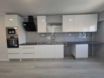 Apartamento T4 para Venda em Amora
