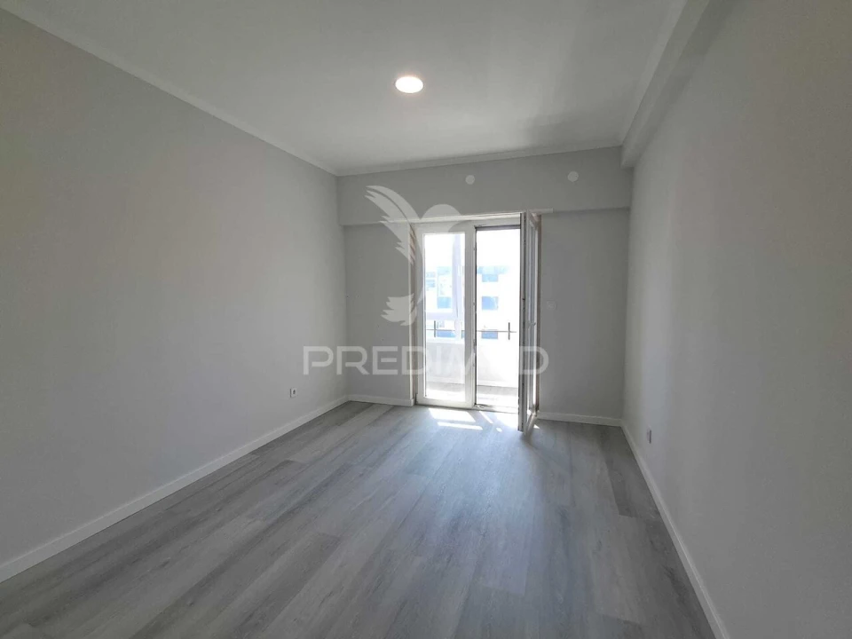 Apartamento T4 para Venda em Amora Foto 33