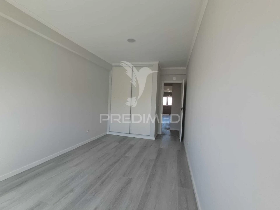 Apartamento T4 para Venda em Amora Foto 23