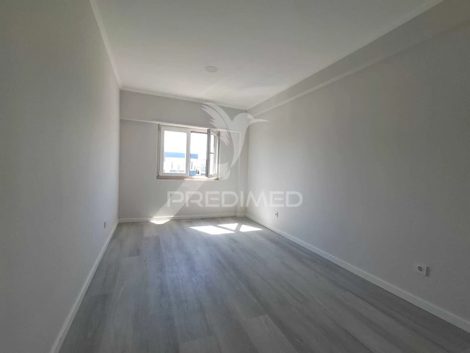 Apartamento T4 para Venda em Amora Foto 25