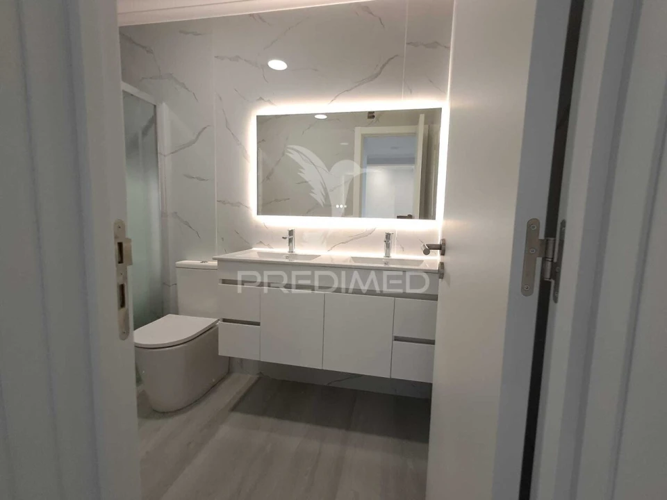 Apartamento T4 para Venda em Amora Foto 27