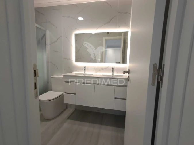 Apartamento T4 para Venda em Amora Foto 27